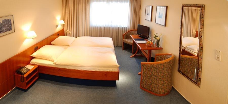Hotel Klein Frankfurt Φραγκφούρτη Δωμάτιο φωτογραφία