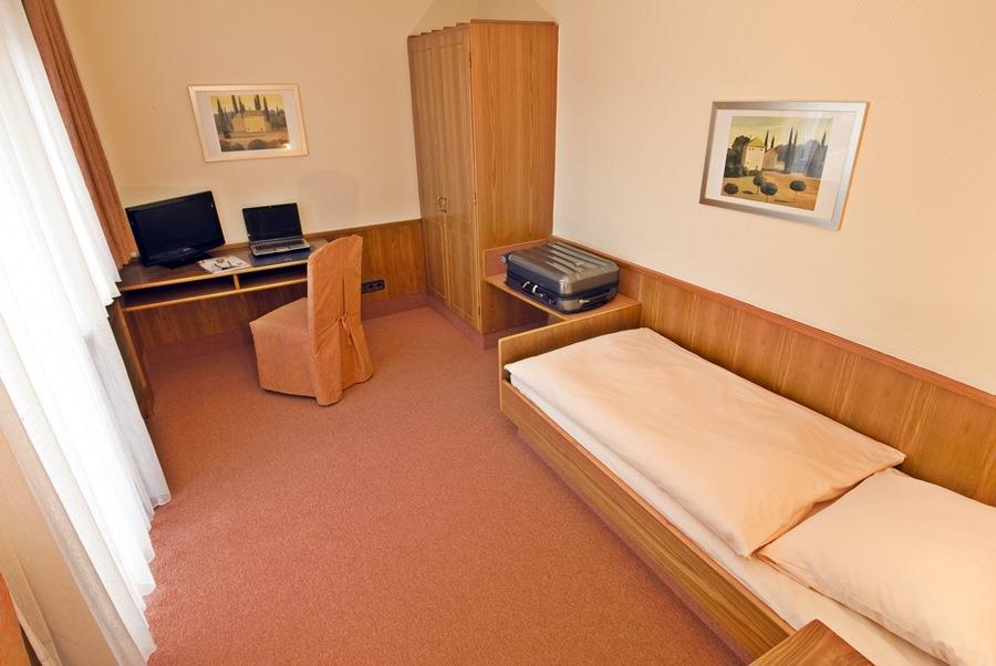 Hotel Klein Frankfurt Φραγκφούρτη Δωμάτιο φωτογραφία