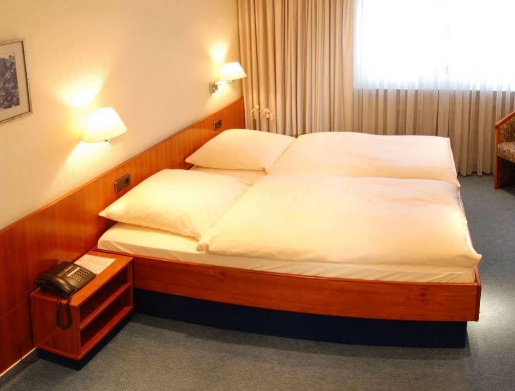 Hotel Klein Frankfurt Φραγκφούρτη Εξωτερικό φωτογραφία