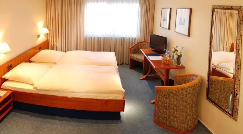 Hotel Klein Frankfurt Φραγκφούρτη Εξωτερικό φωτογραφία