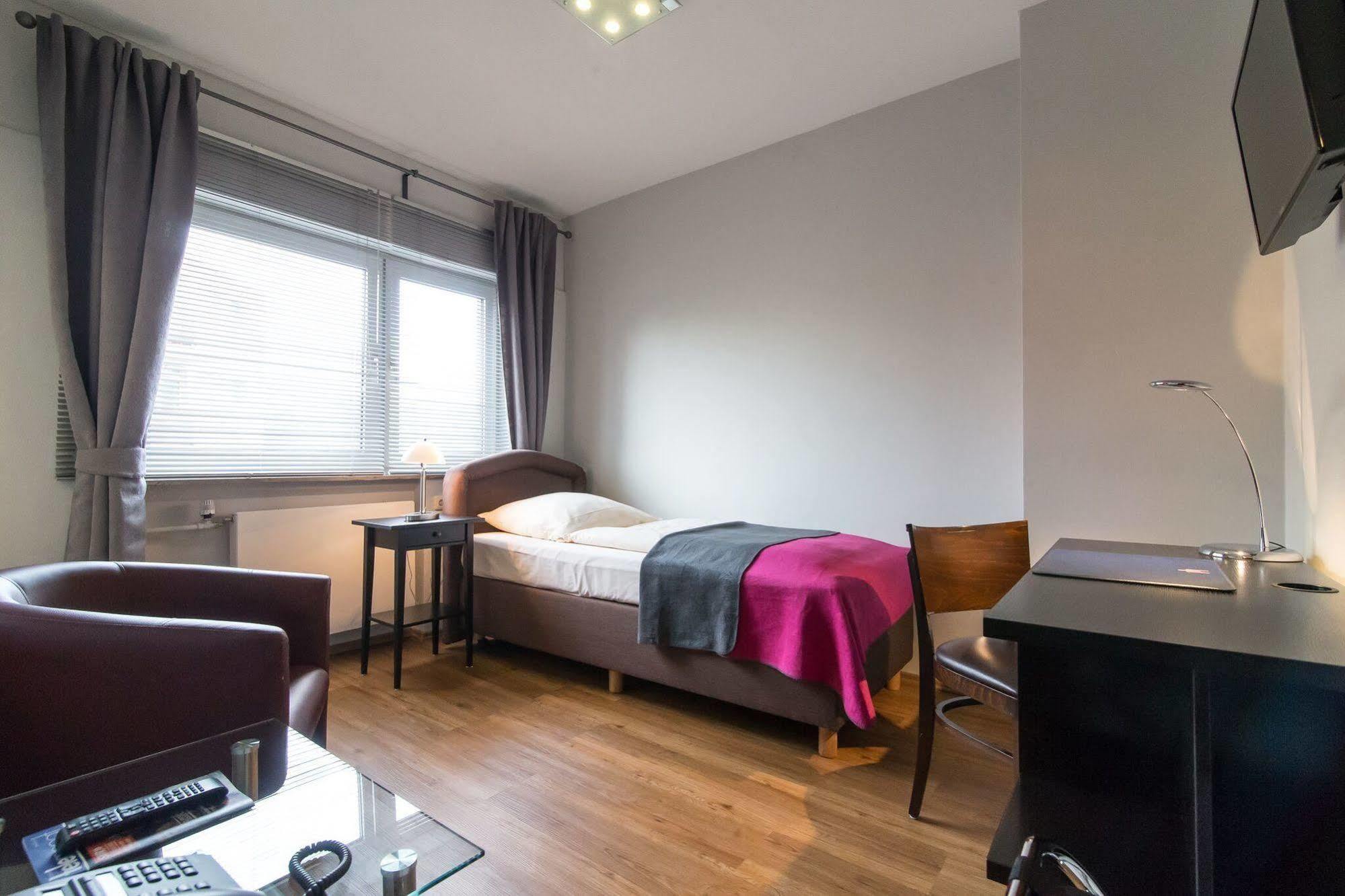 Hotel Klein Frankfurt Φραγκφούρτη Εξωτερικό φωτογραφία