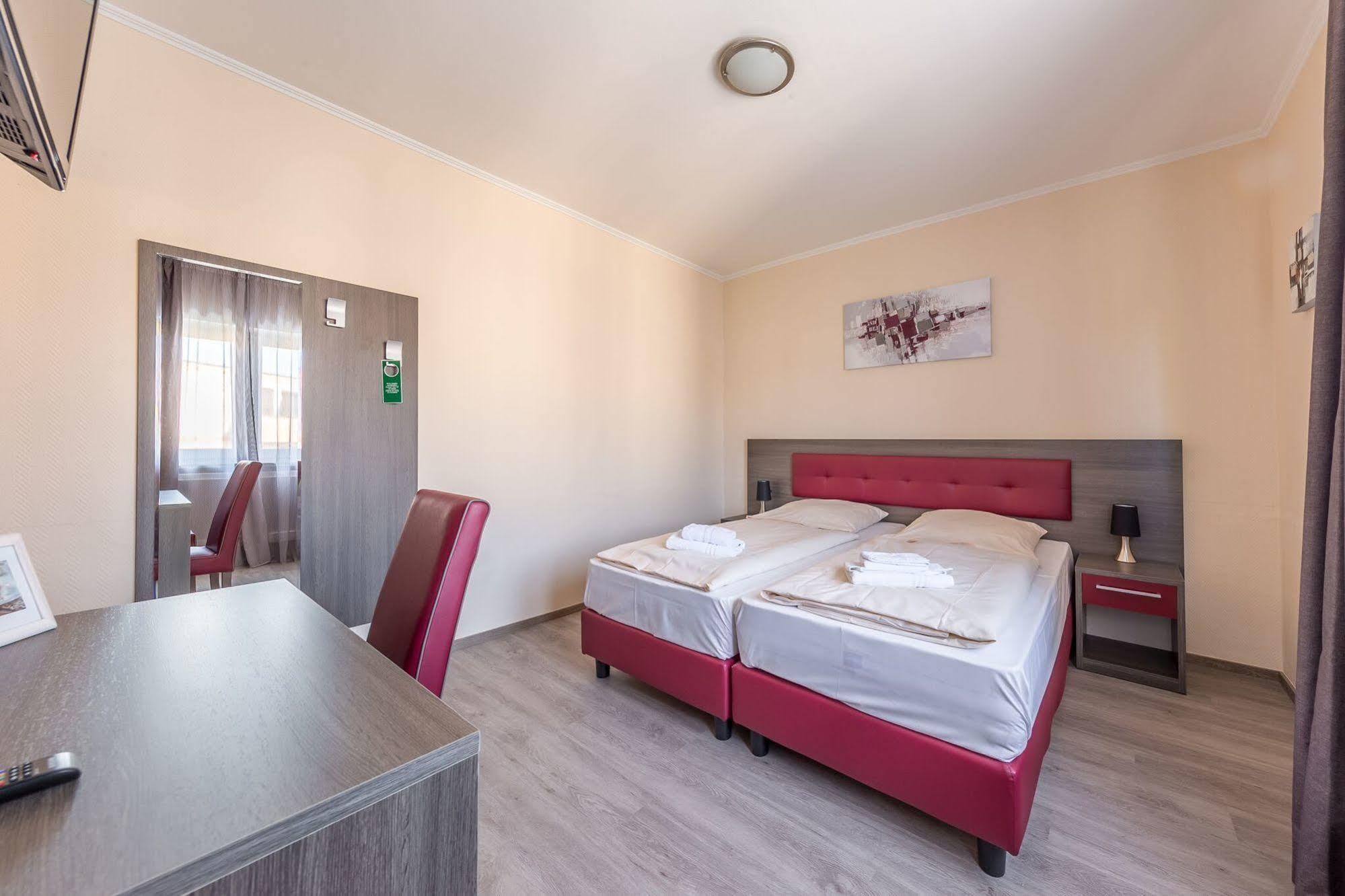 Hotel Klein Frankfurt Φραγκφούρτη Εξωτερικό φωτογραφία